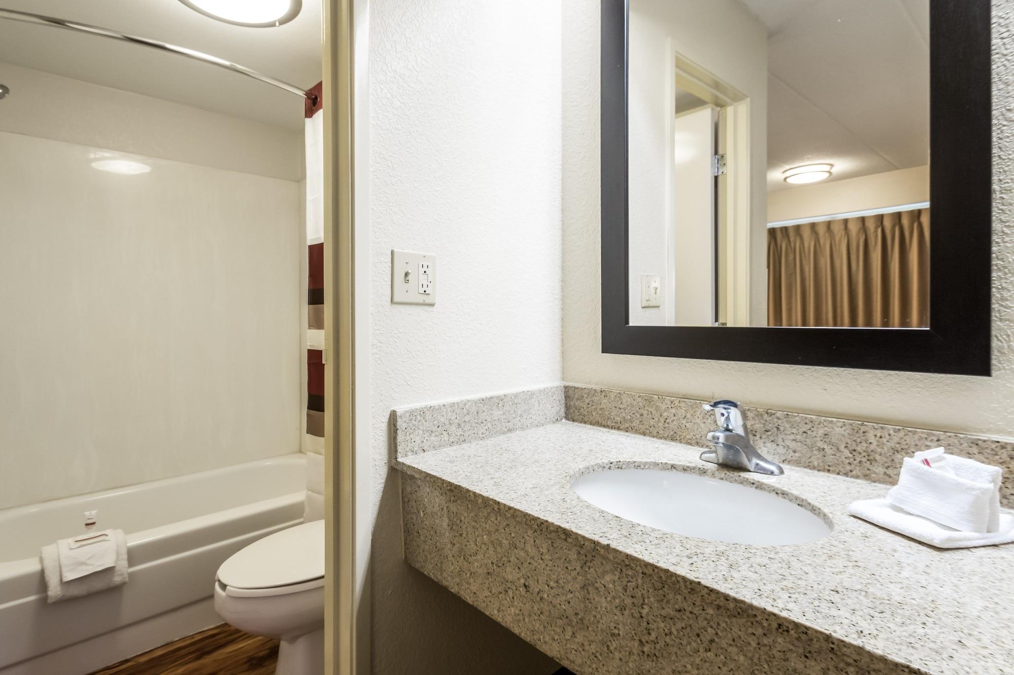 Red Roof Inn Эдисон Экстерьер фото
