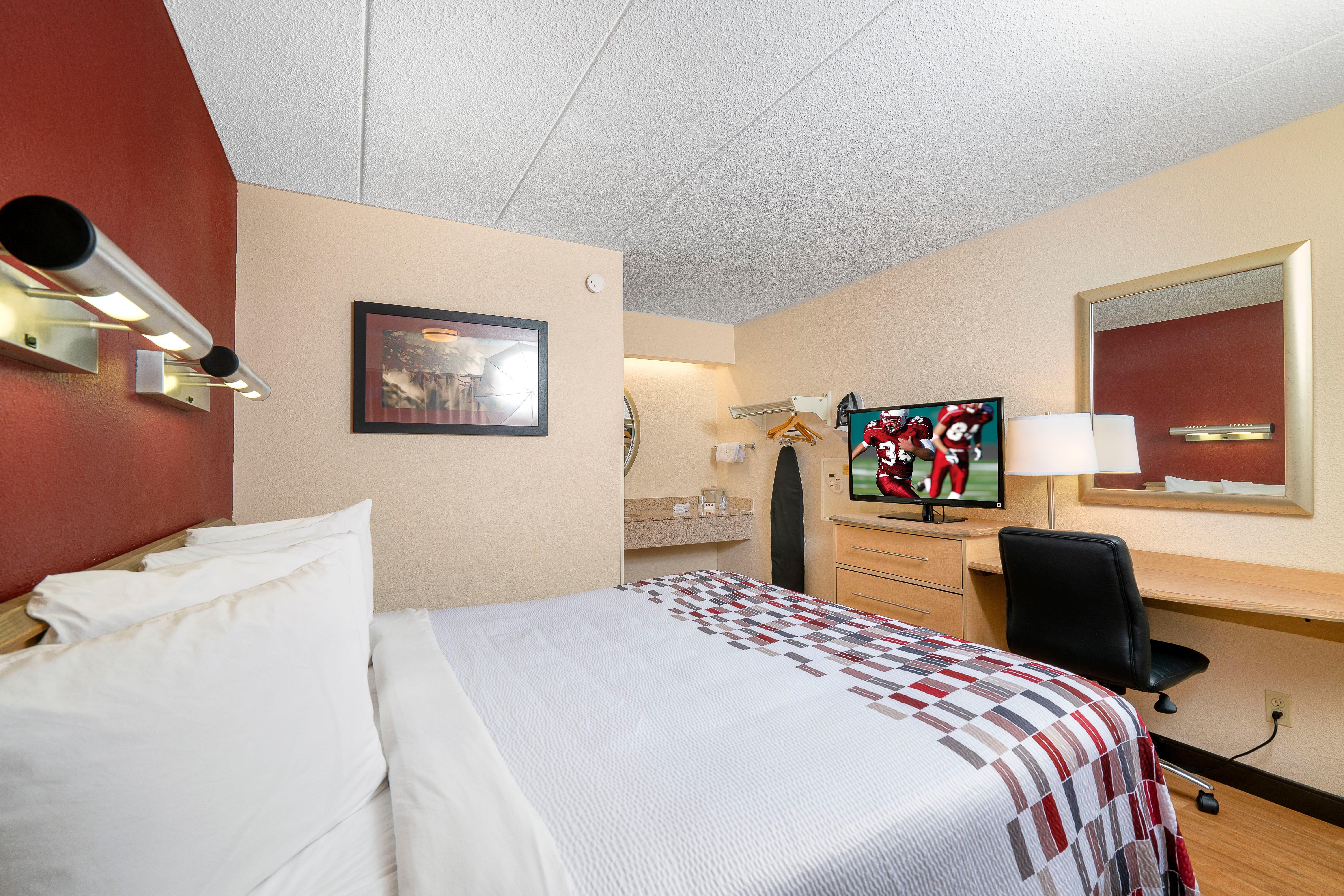 Red Roof Inn Эдисон Экстерьер фото